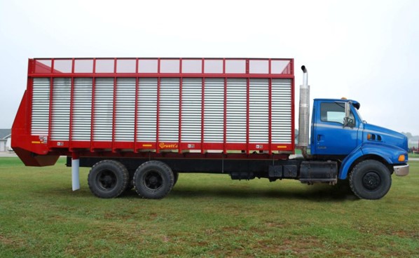 Super W4900 Truck Mount Series Rear Unload Forage Racks